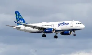 Máy bay Mỹ gặp sự cố, giảm độ cao hơn 5.000 m trong 5 phút