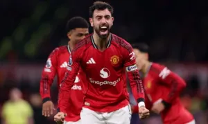 Man Utd chia điểm trong trận cầu 8 bàn ở Ngoại hạng Anh